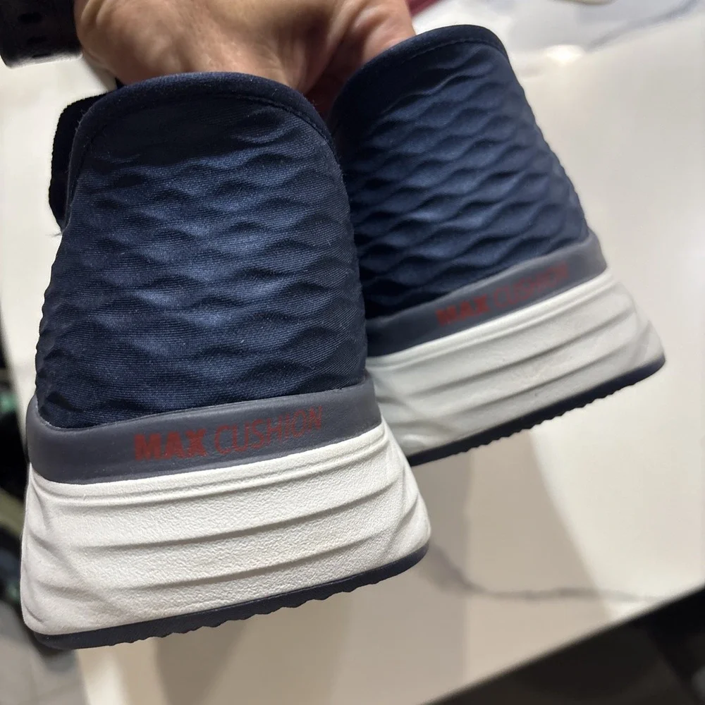 Skechers wide extra max